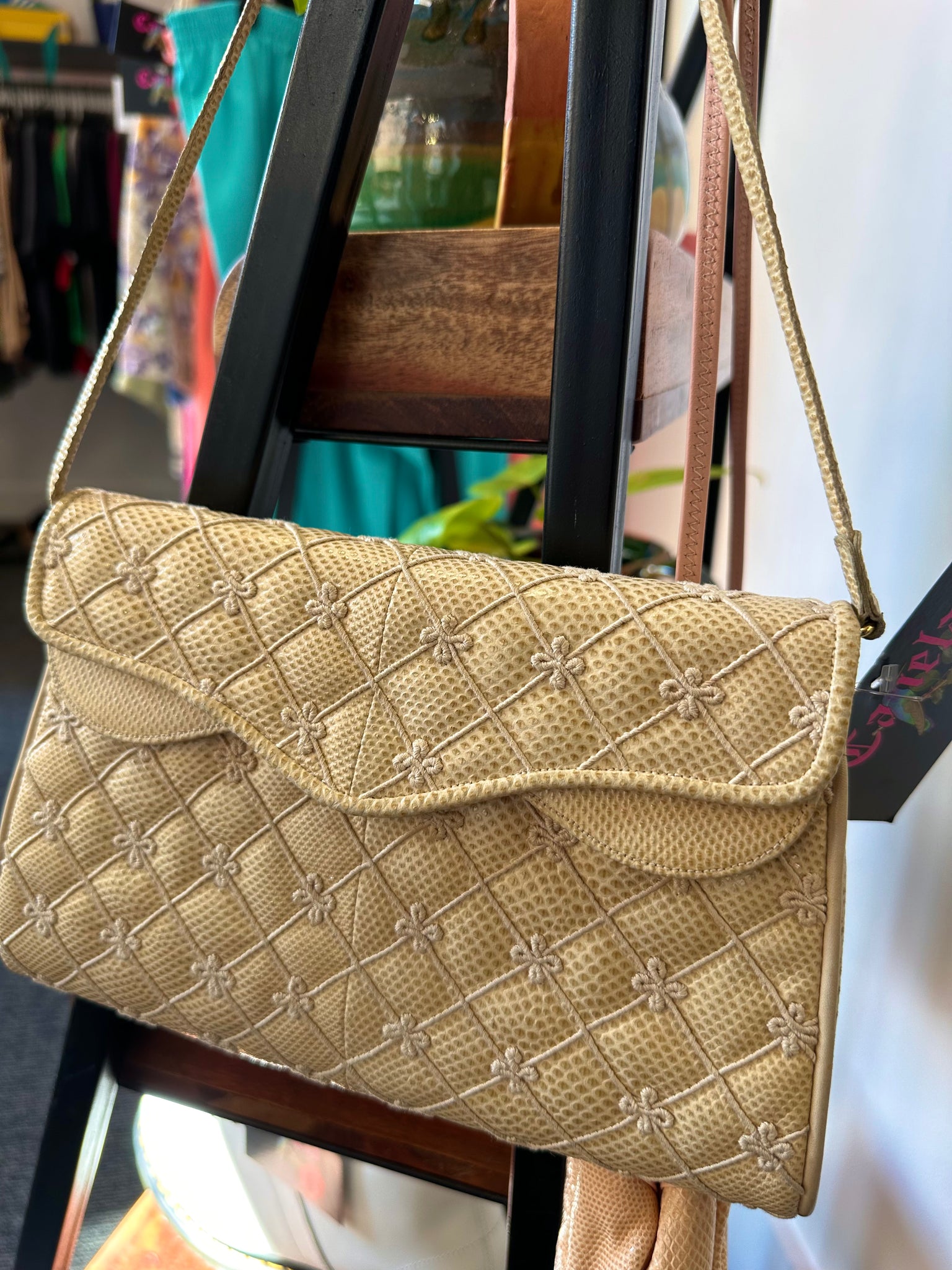 LA MODELO shoulder purse