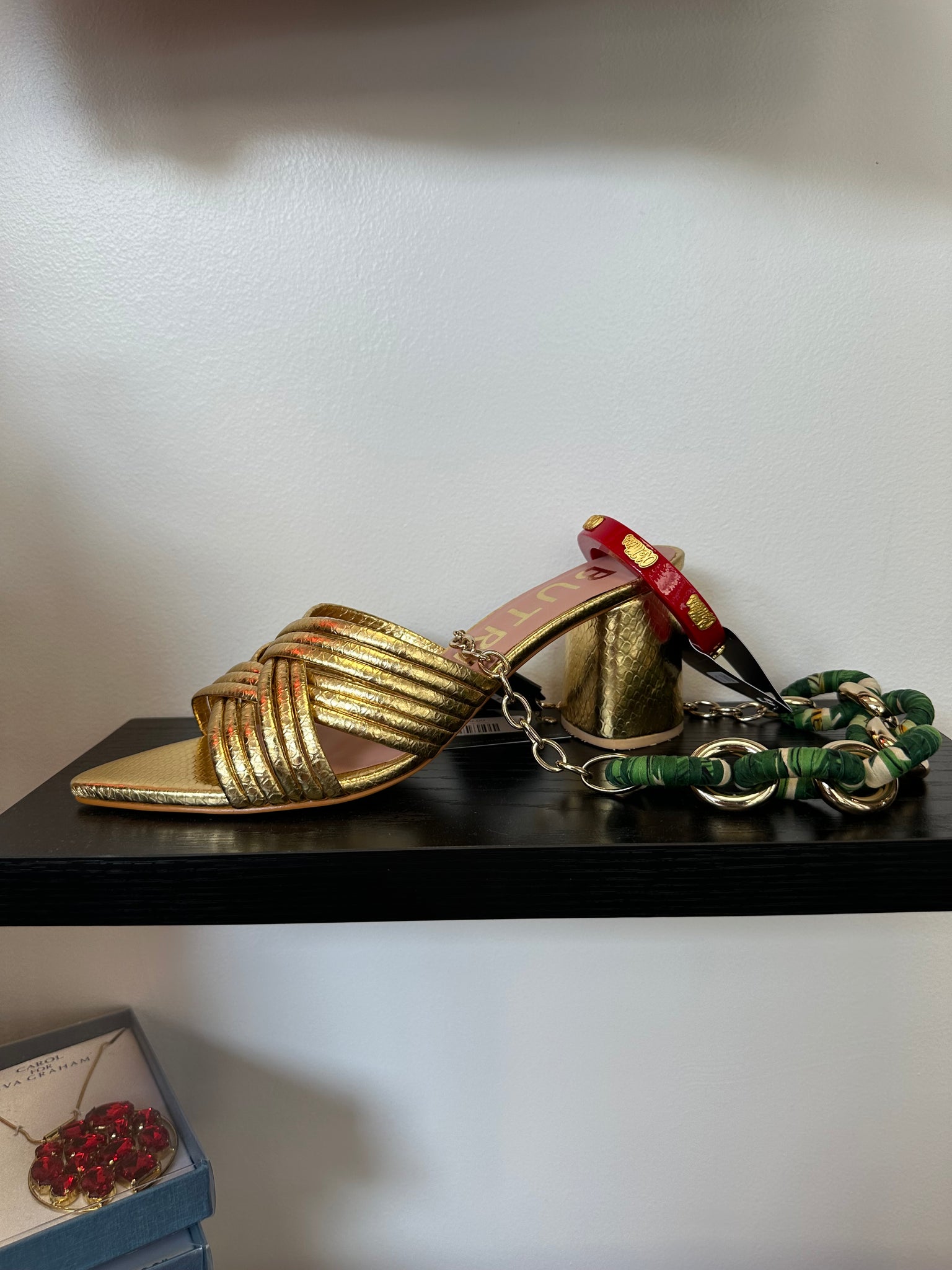 Metallic gold shoes | 9 1/2