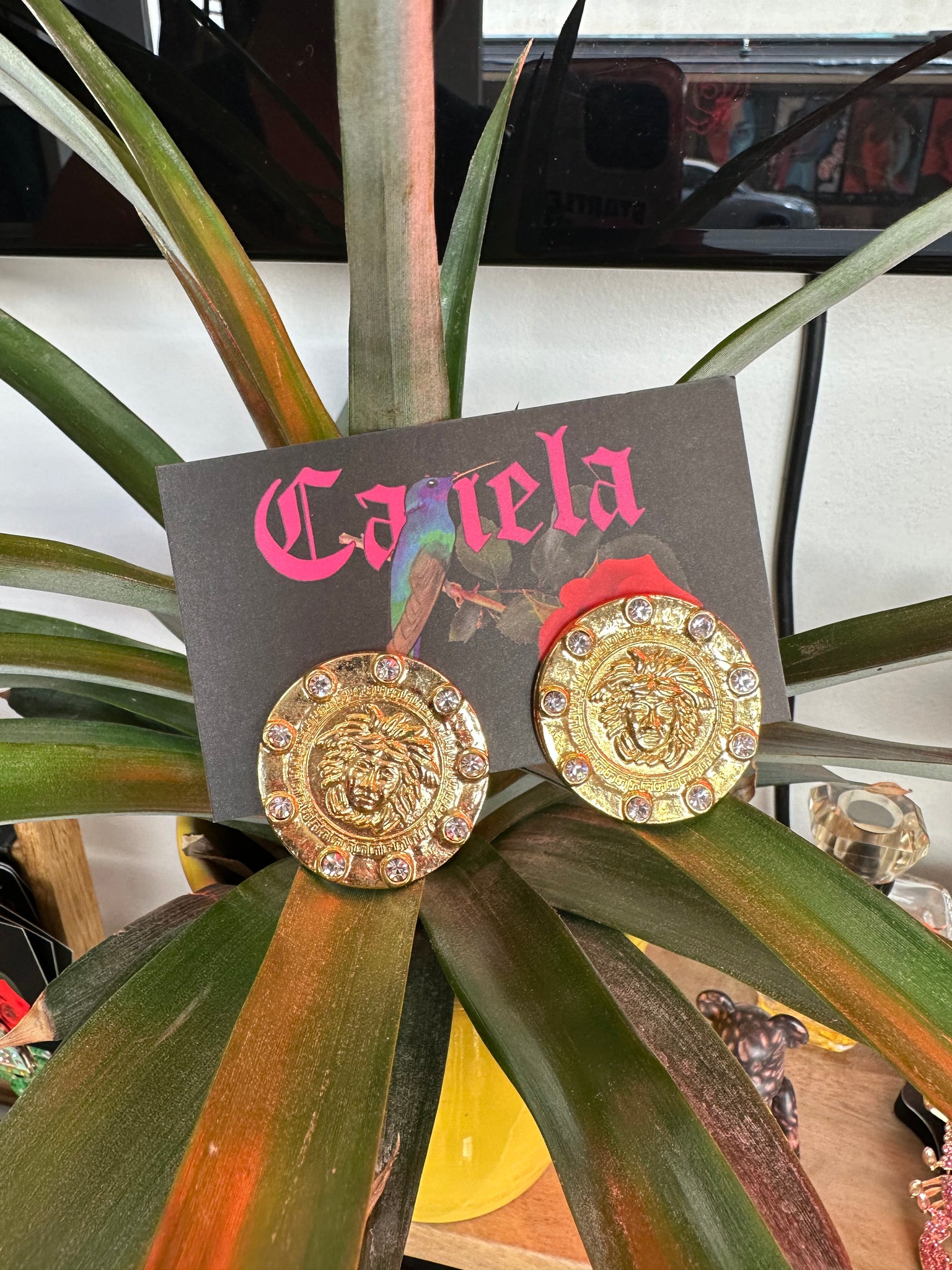 High fashion gold with bling vtg clip-on earrings