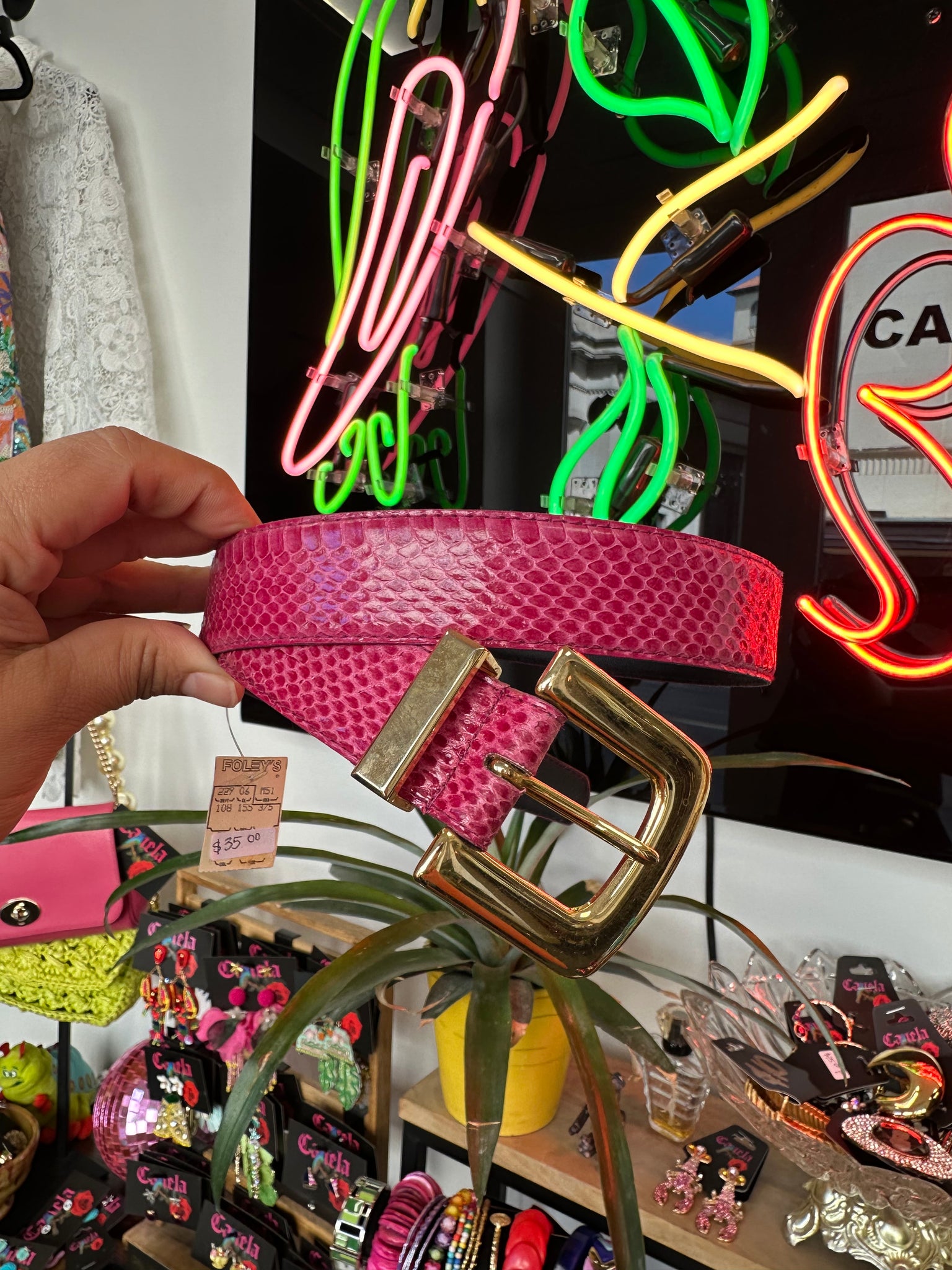 Hot pink leather snake belt | M