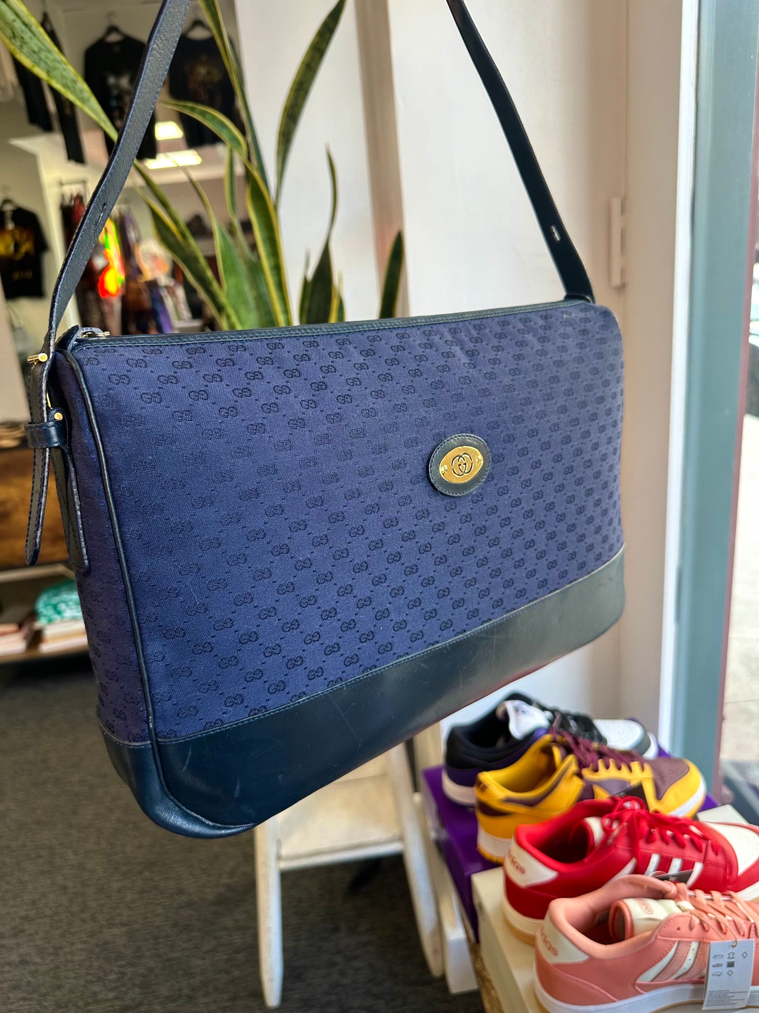 VTG late 80-90’s GUCCI monogram NAVY PURSE