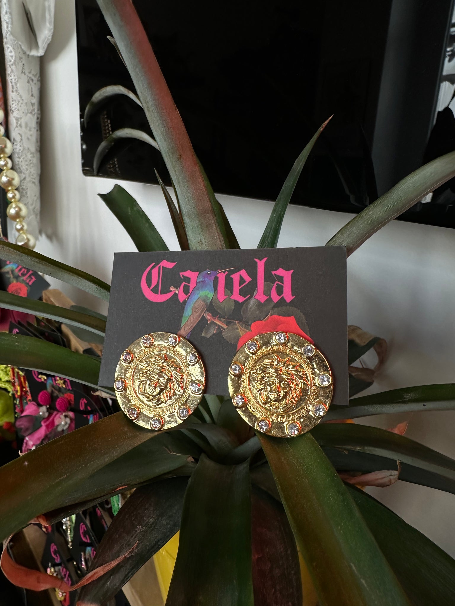 High fashion gold with bling vtg clip-on earrings