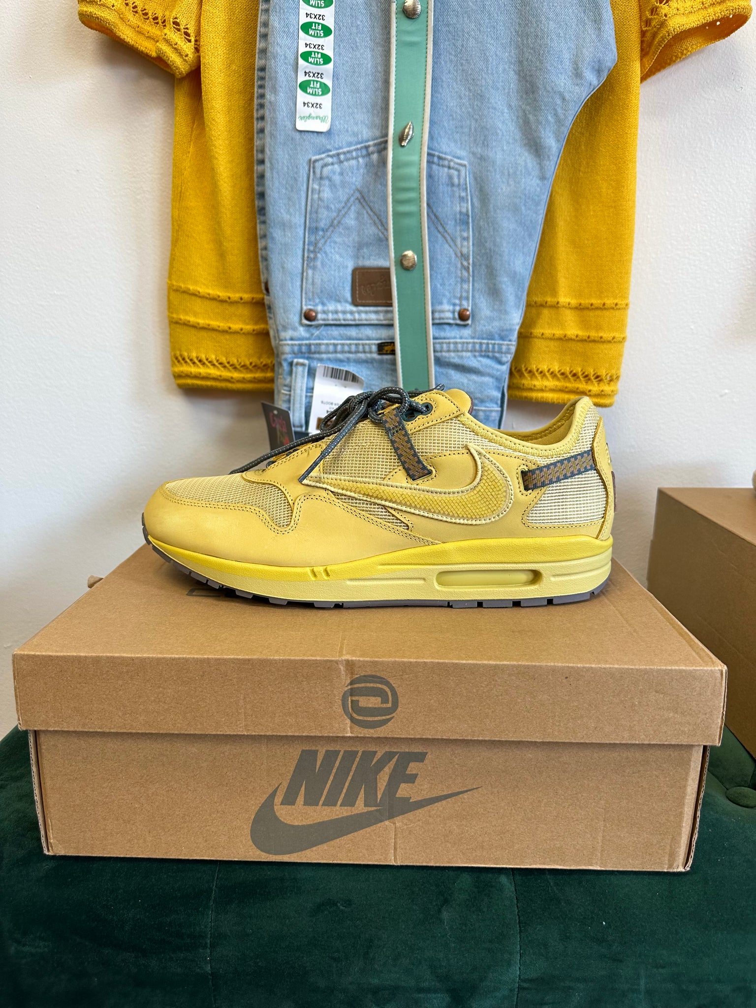 Air max 2025 1 gold